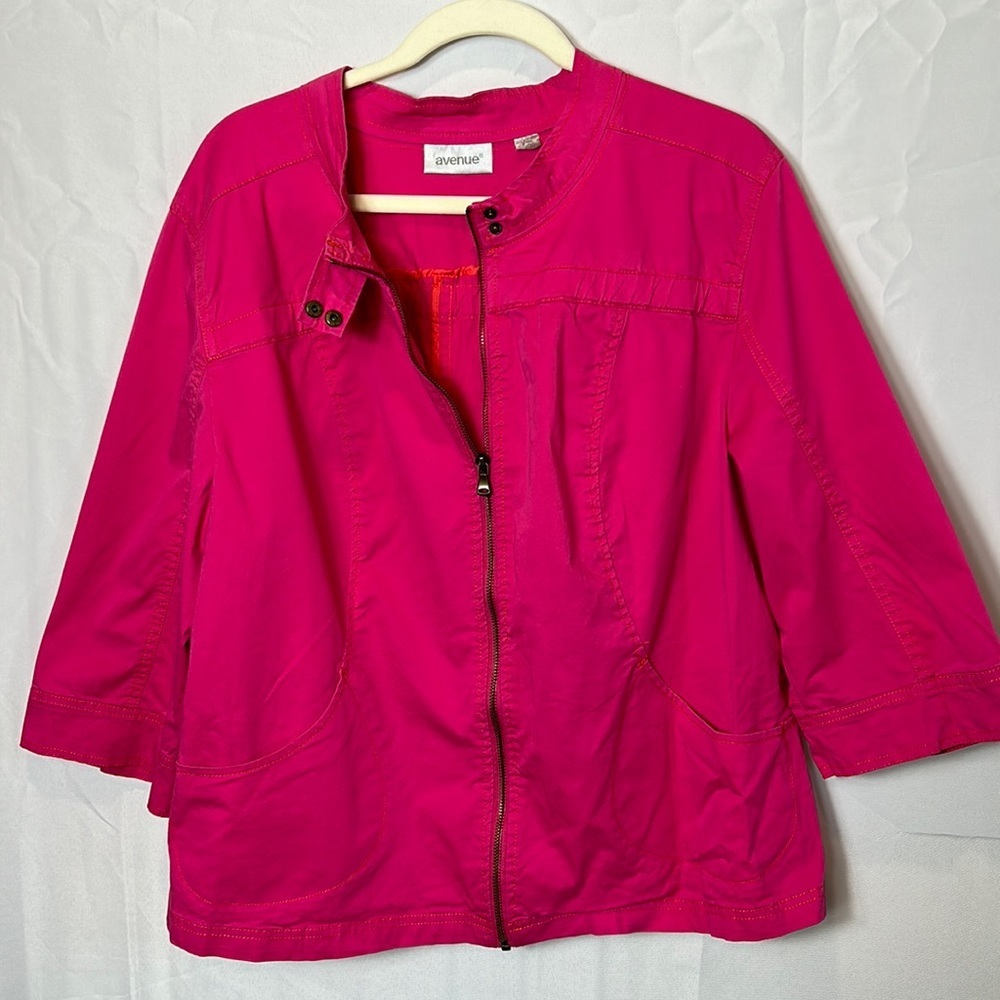 Avenue Pink Zippered Jacket Size 18/20 Like New Snaps on sleeve